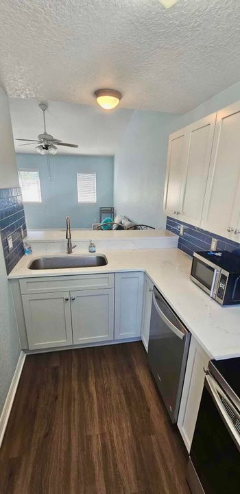 For Sale: $337,000 (2 beds, 2 baths, 1014 Square Feet)