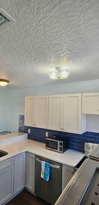 For Sale: $337,000 (2 beds, 2 baths, 1014 Square Feet)