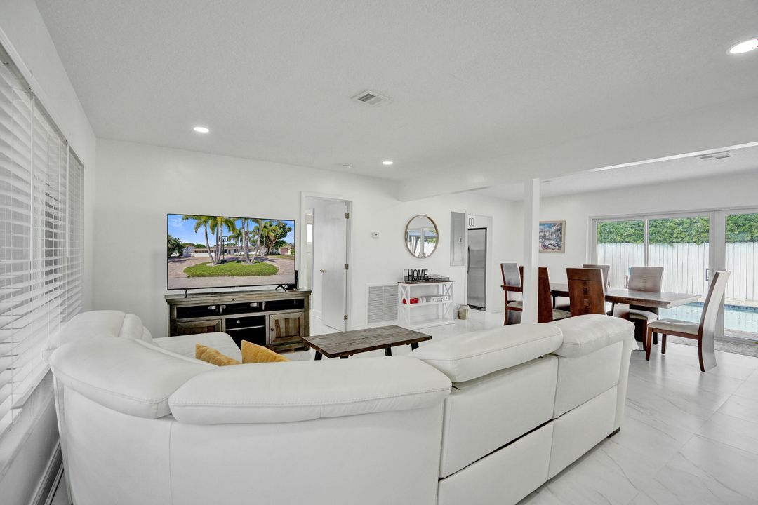 For Rent: $6,000 (4 beds, 2 baths, 1904 Square Feet)