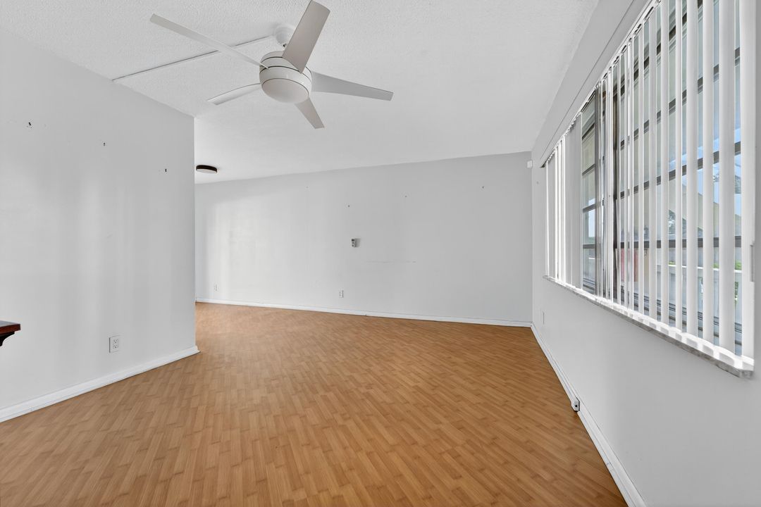 合同活跃: $150,000 (1 贝兹, 1 浴室, 591 平方英尺)