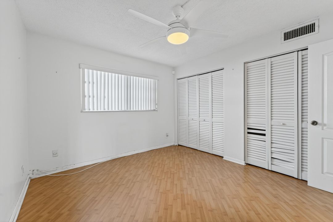 合同活跃: $150,000 (1 贝兹, 1 浴室, 591 平方英尺)