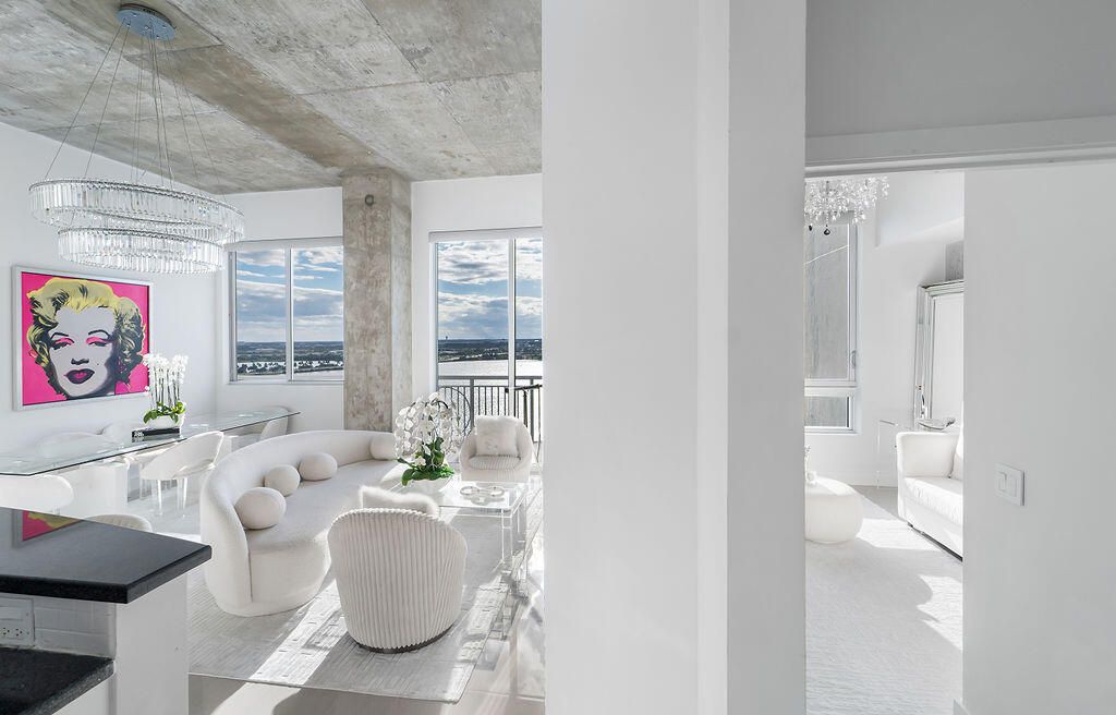 For Rent: $6,000 (2 beds, 2 baths, 1085 Square Feet)