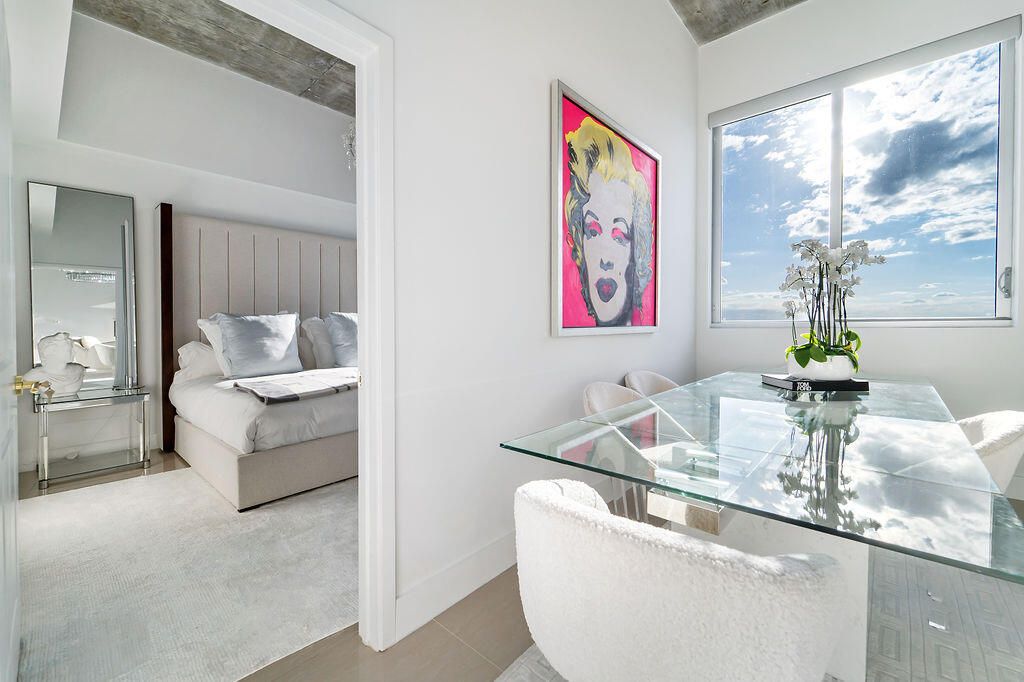 For Rent: $6,000 (2 beds, 2 baths, 1085 Square Feet)