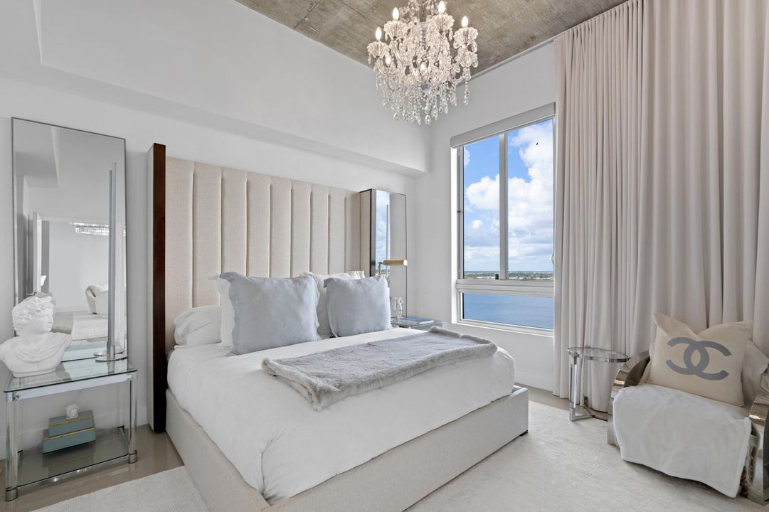 For Rent: $6,000 (2 beds, 2 baths, 1085 Square Feet)