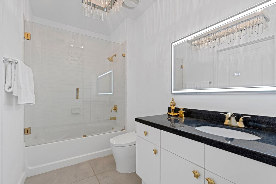 For Rent: $6,000 (2 beds, 2 baths, 1085 Square Feet)