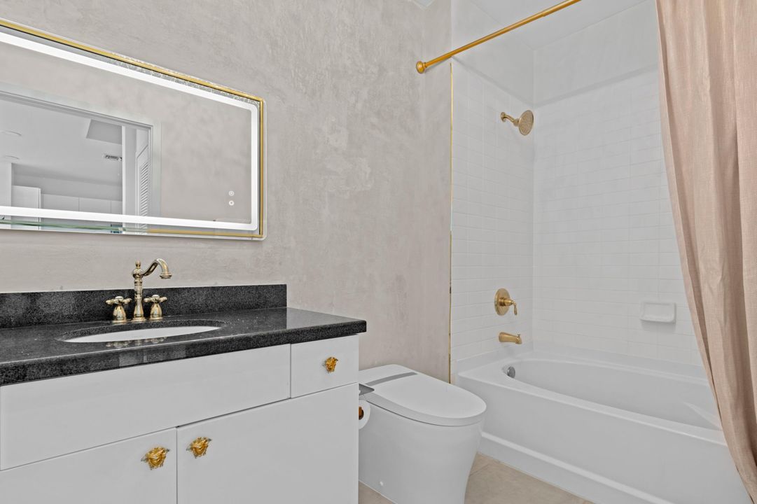 For Rent: $6,000 (2 beds, 2 baths, 1085 Square Feet)