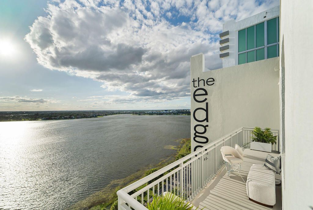 For Rent: $6,000 (2 beds, 2 baths, 1085 Square Feet)