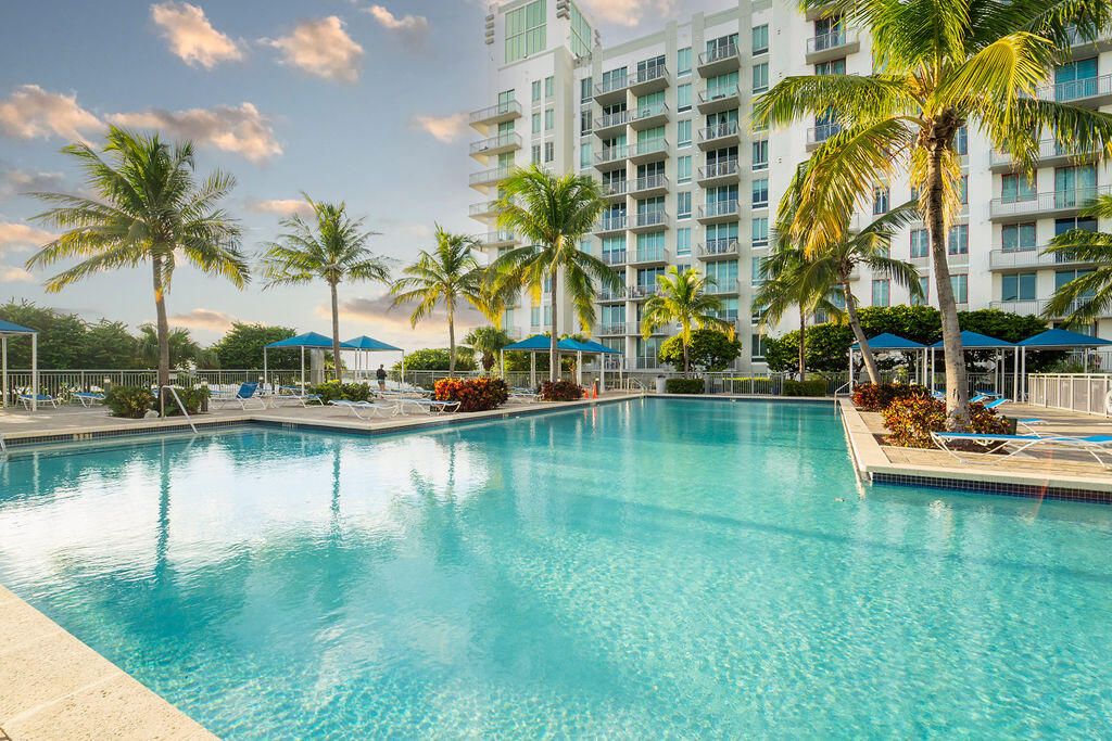 For Rent: $6,000 (2 beds, 2 baths, 1085 Square Feet)