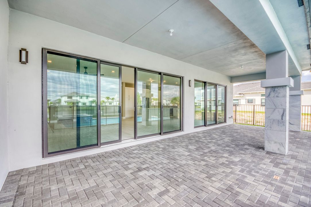 For Sale: $1,912,900 (5 beds, 5 baths, 5136 Square Feet)