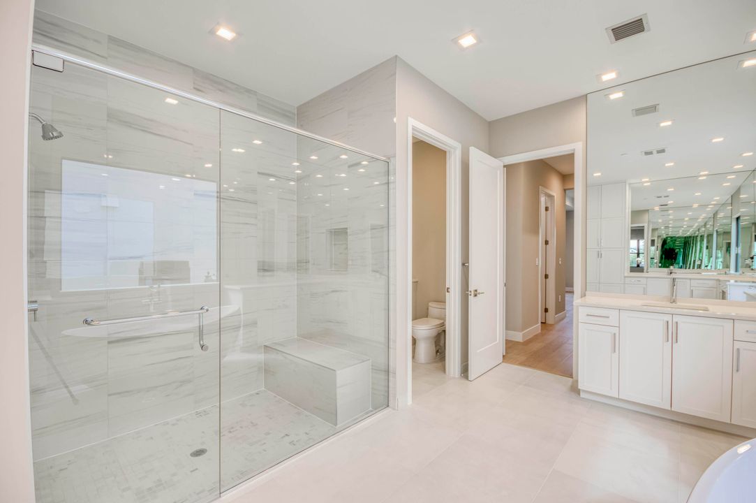 For Sale: $1,912,900 (5 beds, 5 baths, 5136 Square Feet)