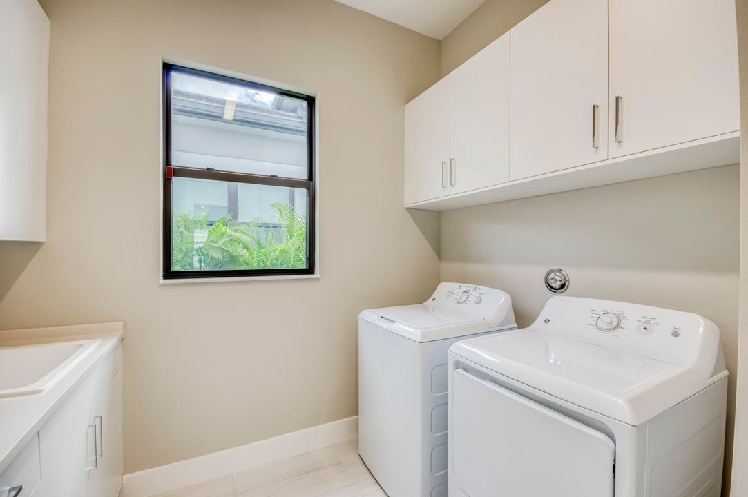 For Sale: $1,912,900 (5 beds, 5 baths, 5136 Square Feet)