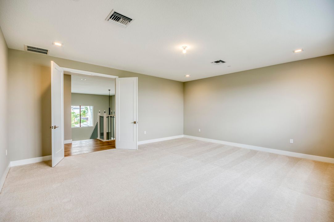 For Sale: $1,912,900 (5 beds, 5 baths, 5136 Square Feet)