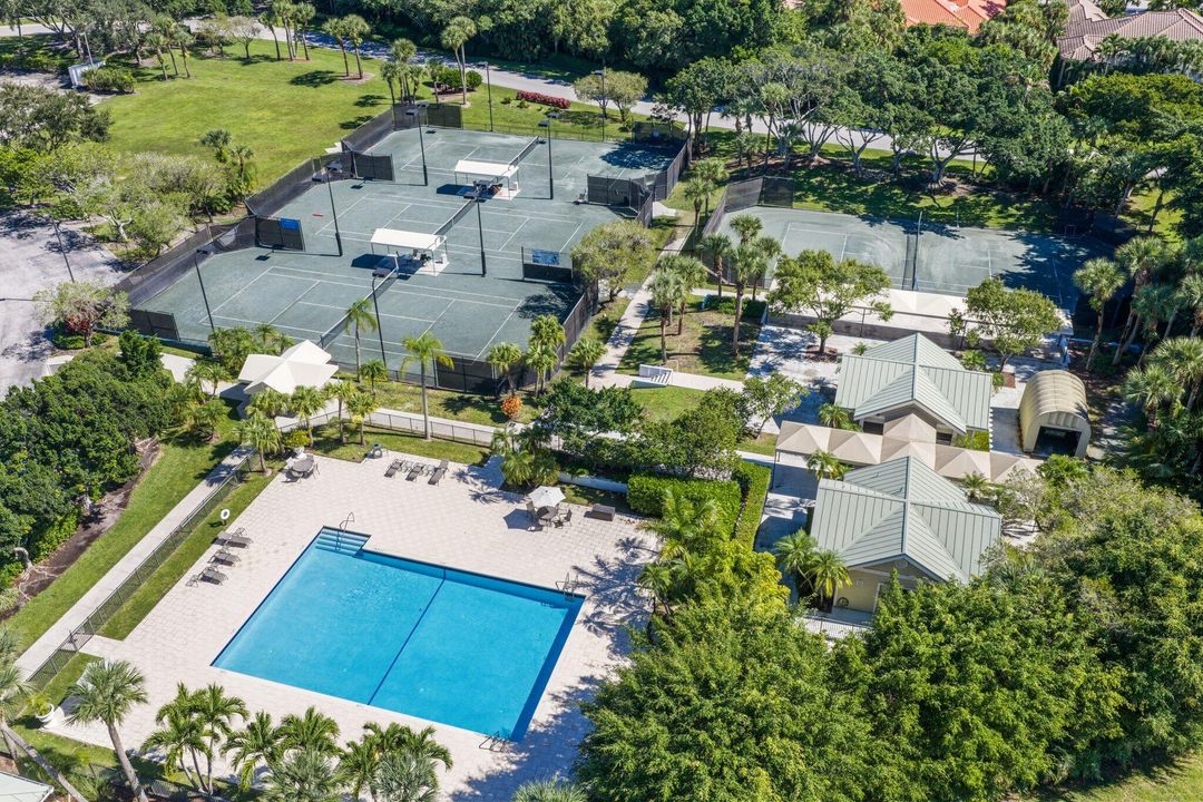 Active With Contract: $1,695,000 (4 beds, 4 baths, 3865 Square Feet)