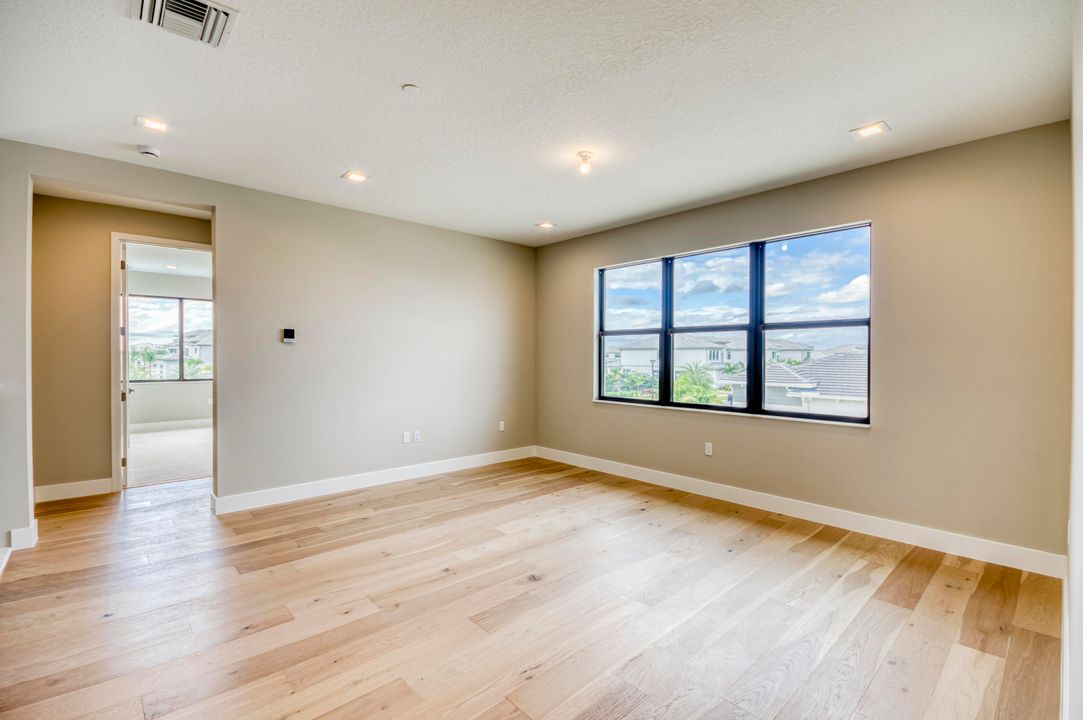 For Sale: $1,912,900 (5 beds, 5 baths, 5136 Square Feet)