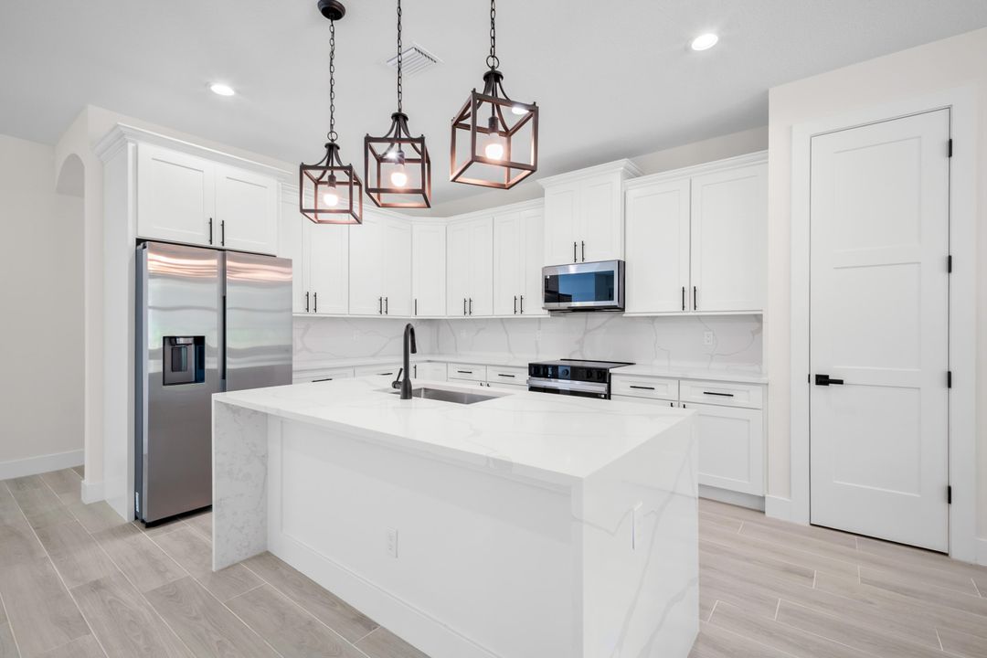 For Sale: $749,900 (4 beds, 3 baths, 2306 Square Feet)