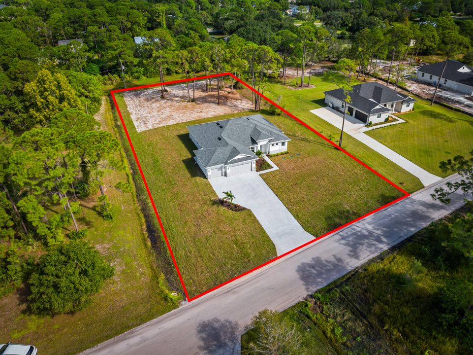 For Sale: $749,900 (4 beds, 3 baths, 2306 Square Feet)