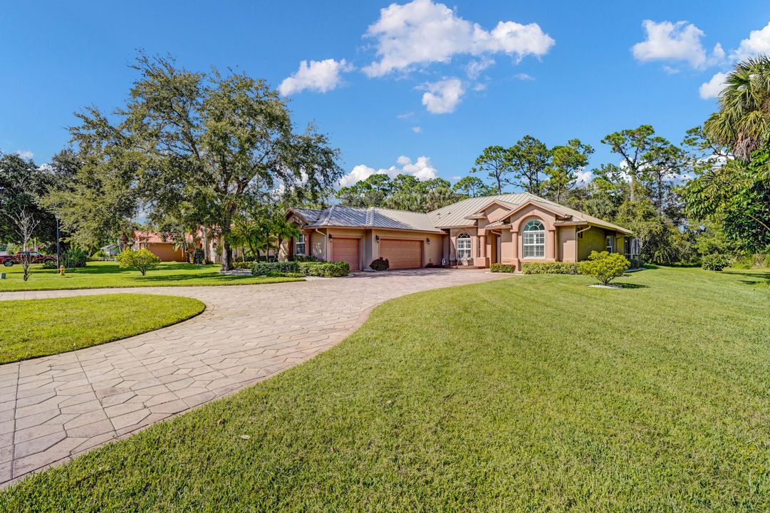 For Sale: $574,900 (3 beds, 3 baths, 2442 Square Feet)