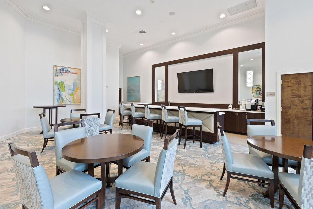 For Rent: $7,500 (2 beds, 2 baths, 1837 Square Feet)