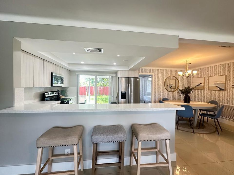 Active With Contract: $3,490 (3 beds, 2 baths, 1238 Square Feet)