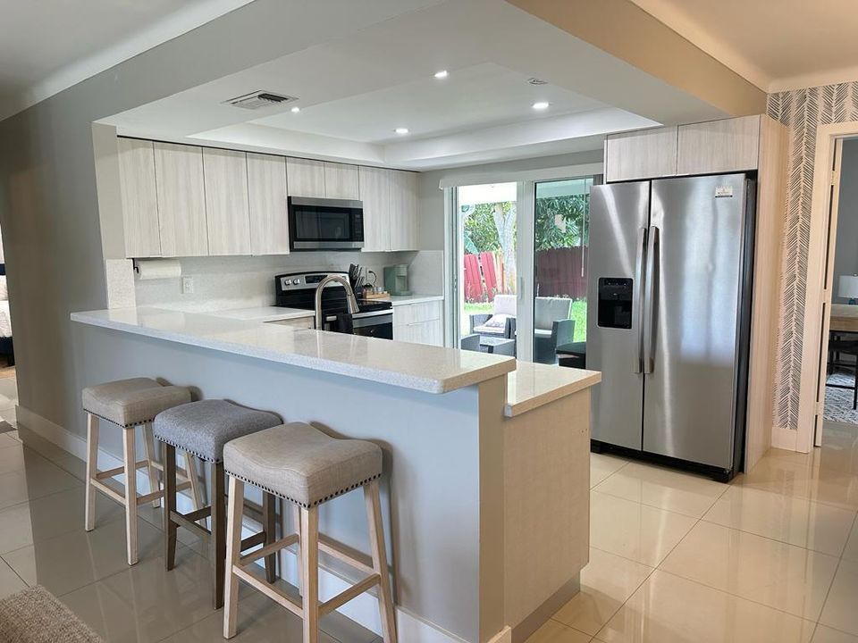 Active With Contract: $3,490 (3 beds, 2 baths, 1238 Square Feet)