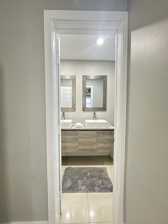 Active With Contract: $3,490 (3 beds, 2 baths, 1238 Square Feet)