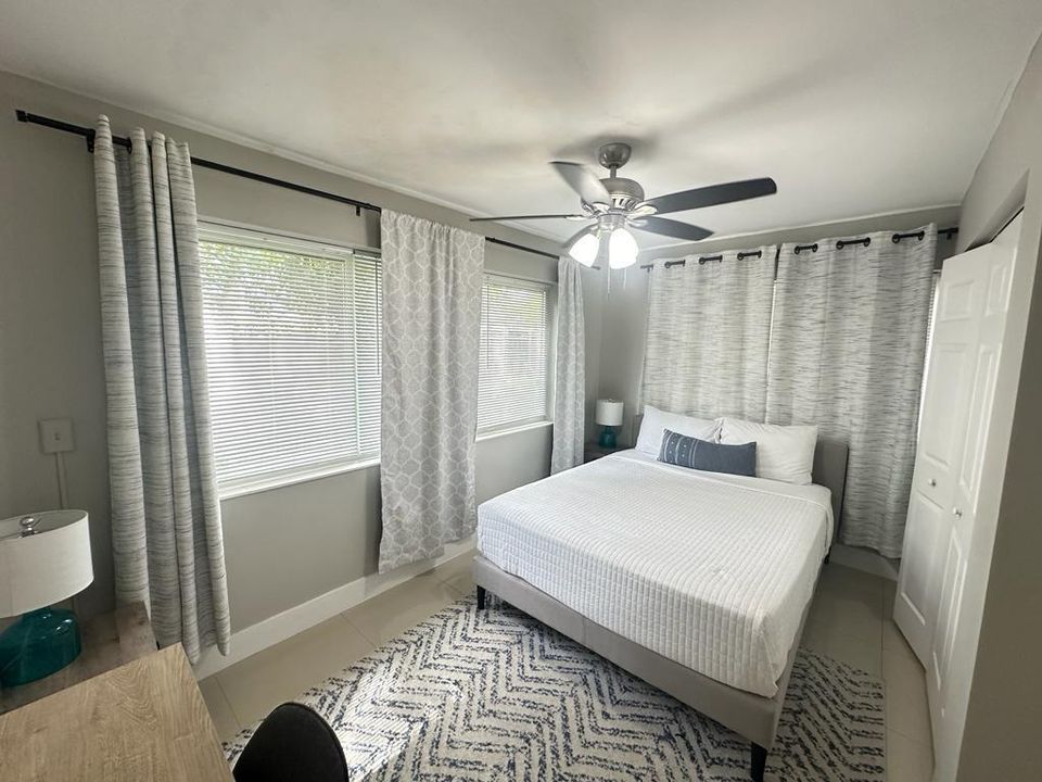 Active With Contract: $3,490 (3 beds, 2 baths, 1238 Square Feet)