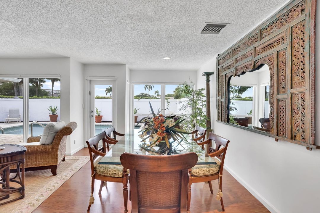 合同活跃: $1,495,000 (3 贝兹, 2 浴室, 2097 平方英尺)