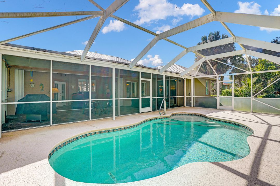 For Sale: $574,900 (3 beds, 3 baths, 2442 Square Feet)