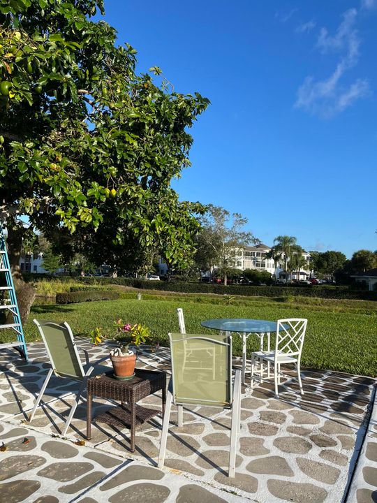 For Sale: $675,000 (3 beds, 2 baths, 1018 Square Feet)