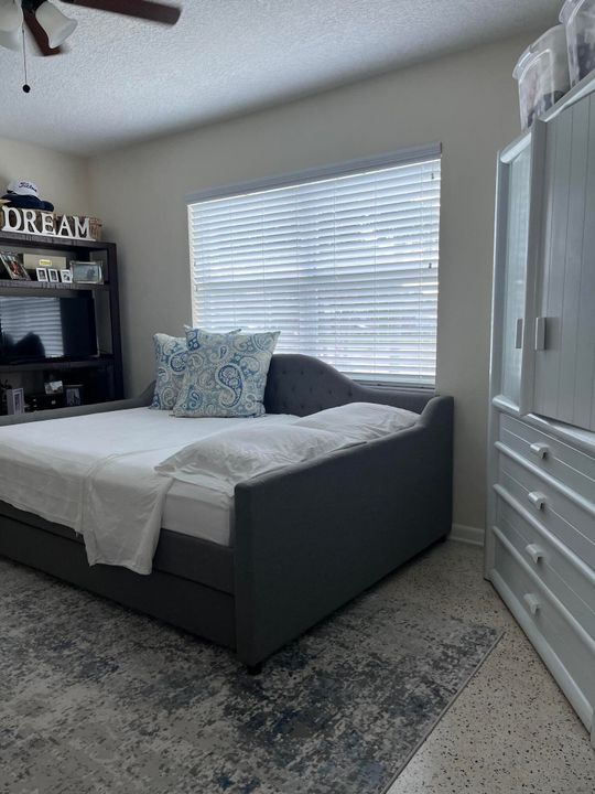 For Sale: $675,000 (3 beds, 2 baths, 1018 Square Feet)