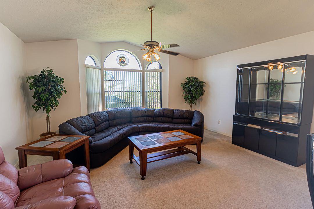 Active With Contract: $420,000 (3 beds, 2 baths, 1972 Square Feet)