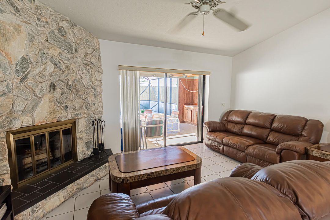 Active With Contract: $420,000 (3 beds, 2 baths, 1972 Square Feet)