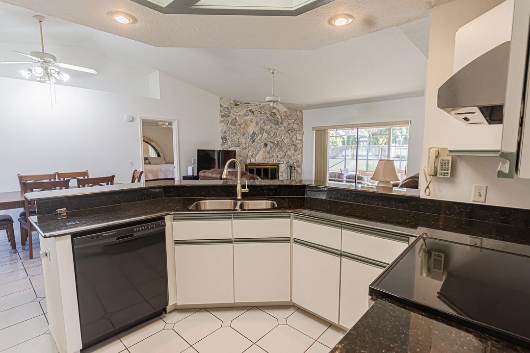 Active With Contract: $420,000 (3 beds, 2 baths, 1972 Square Feet)