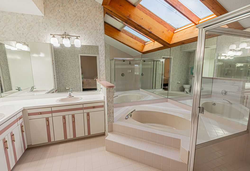 Active With Contract: $420,000 (3 beds, 2 baths, 1972 Square Feet)