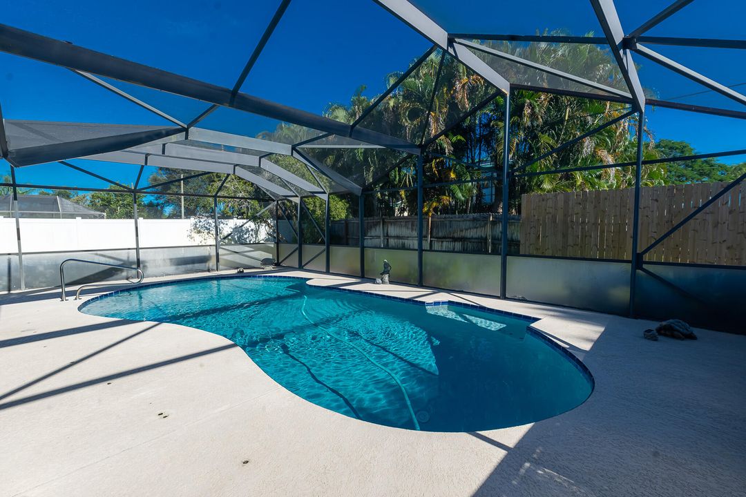 Active With Contract: $420,000 (3 beds, 2 baths, 1972 Square Feet)