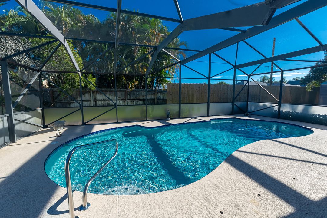 Active With Contract: $420,000 (3 beds, 2 baths, 1972 Square Feet)