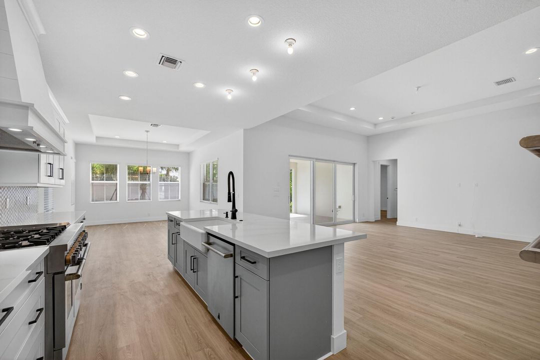 En Renta: $6,200 (4 camas, 3 baños, 3793 Pies cuadrados)