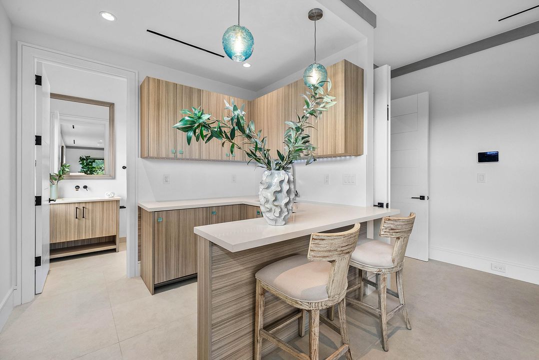 На продажу: $6,495,000 (5 спален, 5 ванн, 5750 Квадратных фут)