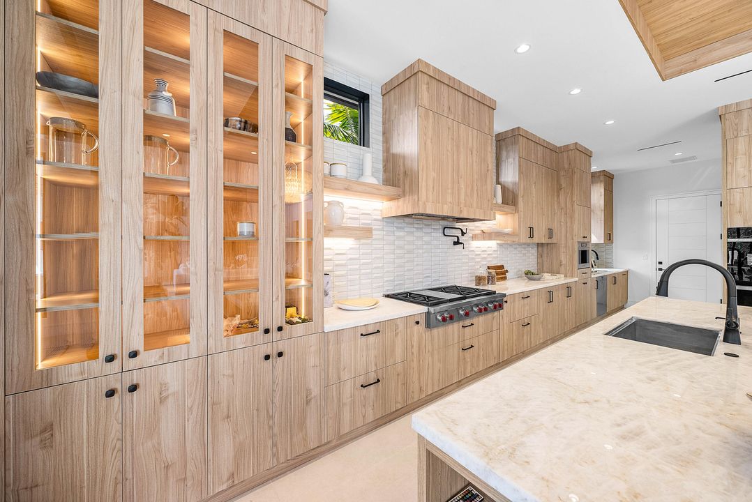 На продажу: $6,495,000 (5 спален, 5 ванн, 5750 Квадратных фут)