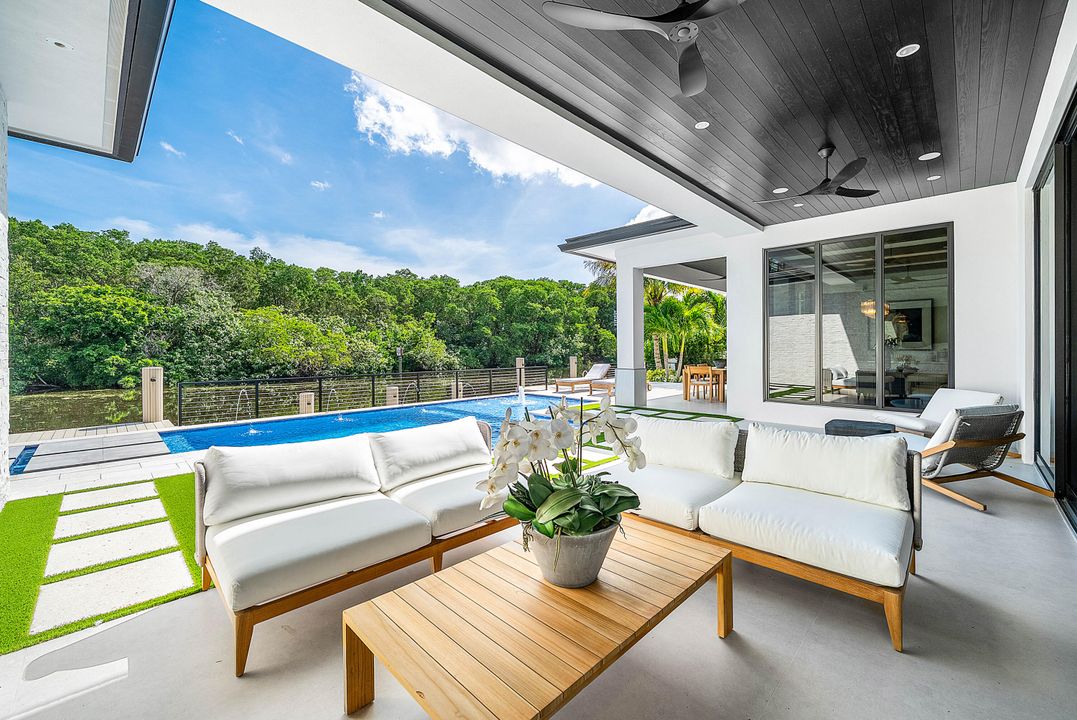 На продажу: $6,495,000 (5 спален, 5 ванн, 5750 Квадратных фут)