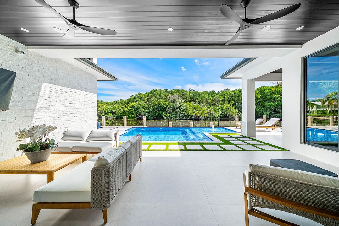 На продажу: $6,495,000 (5 спален, 5 ванн, 5750 Квадратных фут)