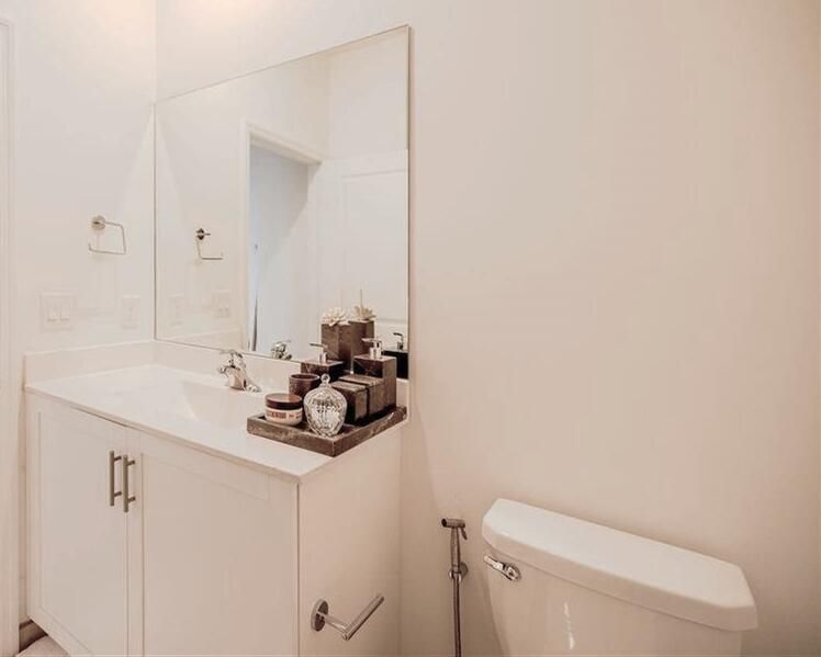 For Sale: $675,000 (4 beds, 2 baths, 1920 Square Feet)