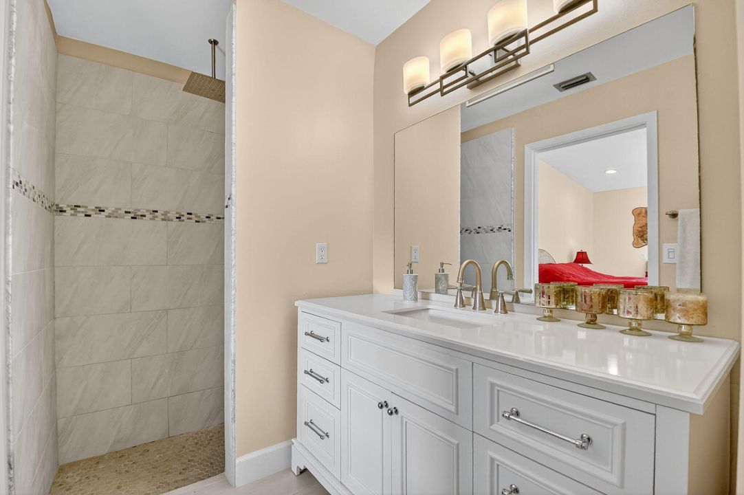 For Sale: $300,000 (2 beds, 2 baths, 1263 Square Feet)