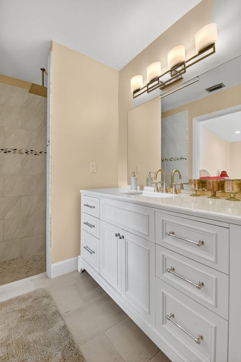 For Sale: $300,000 (2 beds, 2 baths, 1263 Square Feet)