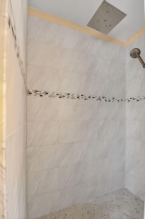 For Sale: $300,000 (2 beds, 2 baths, 1263 Square Feet)