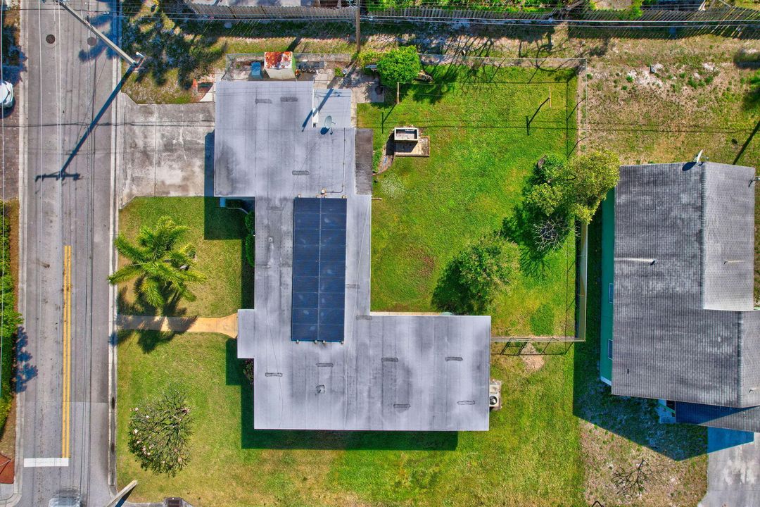 Active With Contract: $595,000 (3 beds, 2 baths, 1184 Square Feet)