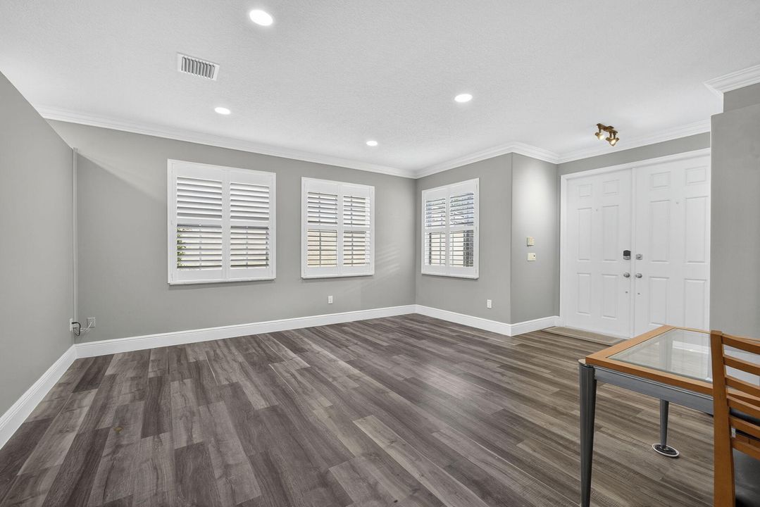 For Sale: $749,000 (5 beds, 2 baths, 2888 Square Feet)