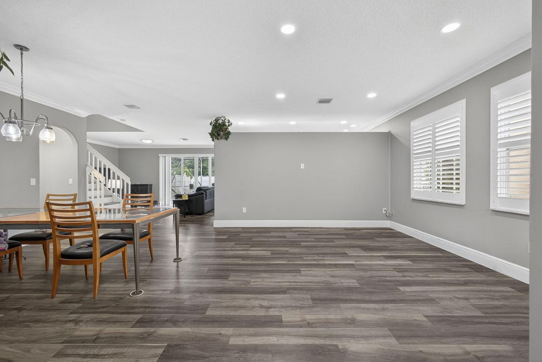 For Sale: $749,000 (5 beds, 2 baths, 2888 Square Feet)