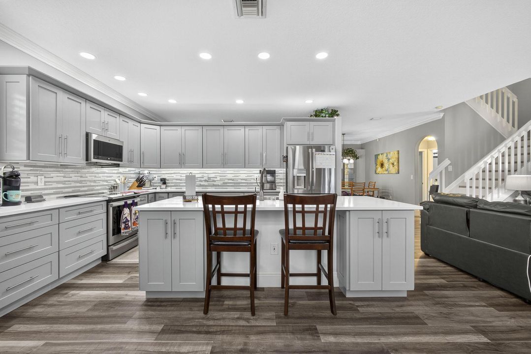 For Sale: $749,000 (5 beds, 2 baths, 2888 Square Feet)