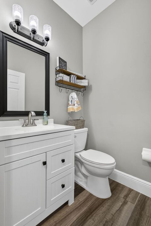 For Sale: $749,000 (5 beds, 2 baths, 2888 Square Feet)